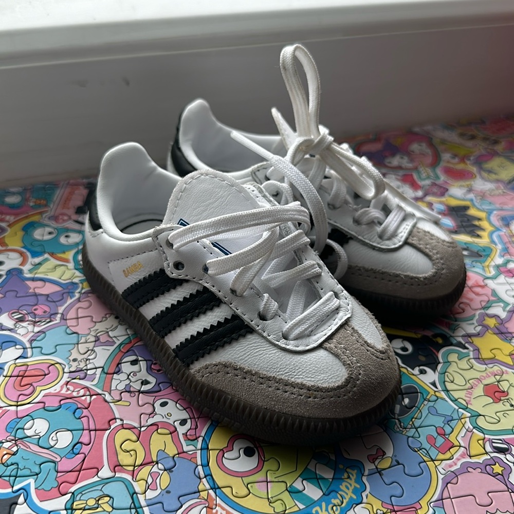 Adidas Samba size 4